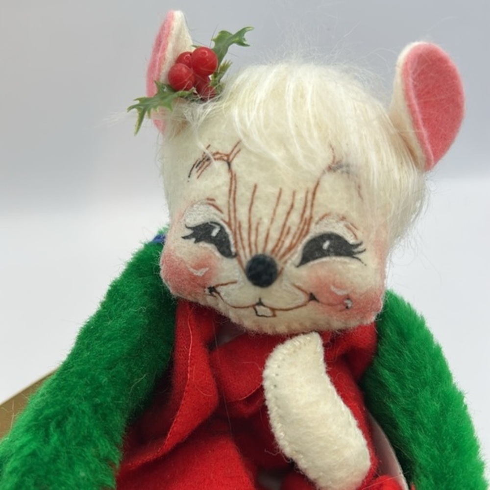 Annalee Mouse in Green Slipper